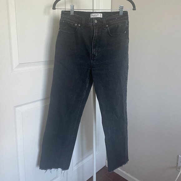 Abercrombie Ultra High Rise Ankle Straight Jean - Black (Size 28) - Picture 4 of 7